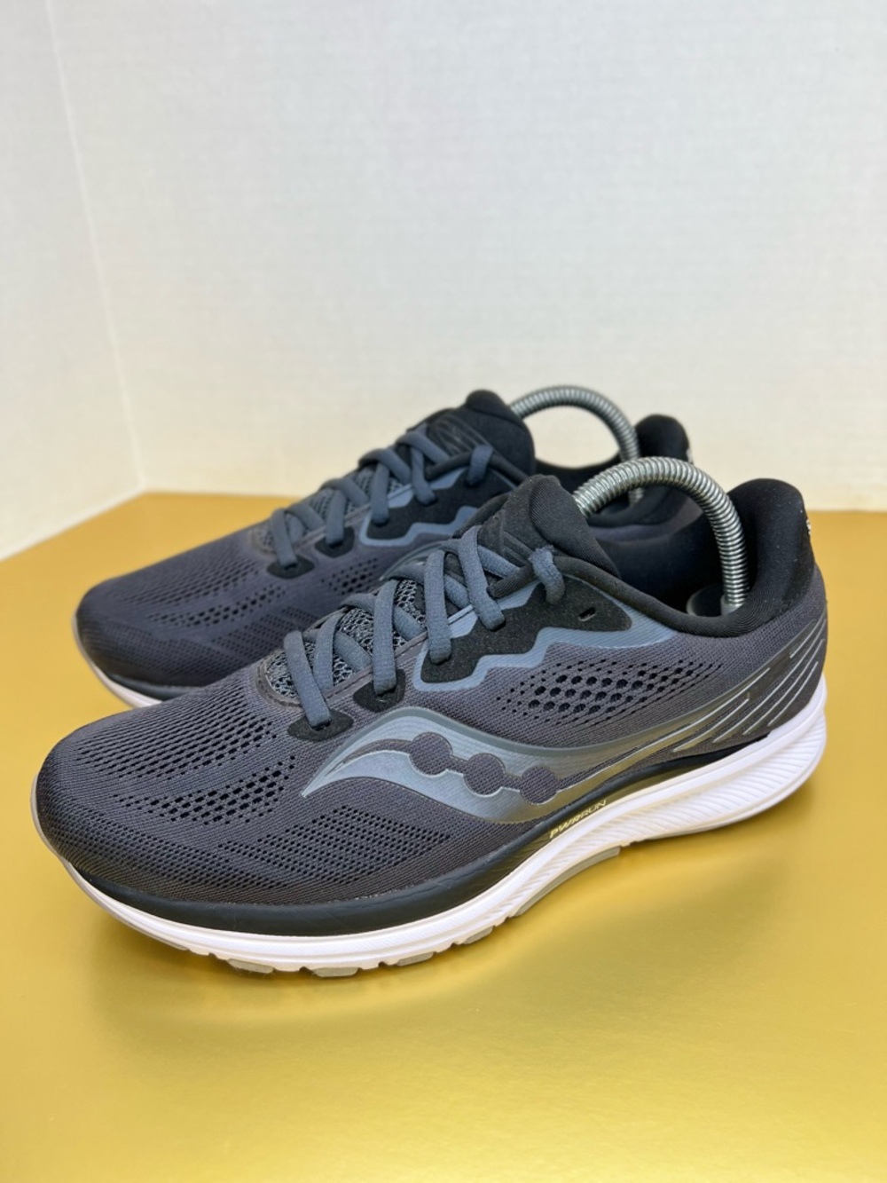 Saucony Women’s Ride 14 Black PWR Running Shoes 8mm offset padded heel Sz 9 Good